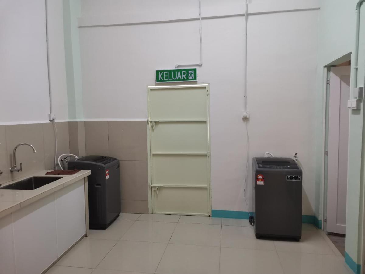 Color Mixed Home Hostel George Town Ngoại thất bức ảnh