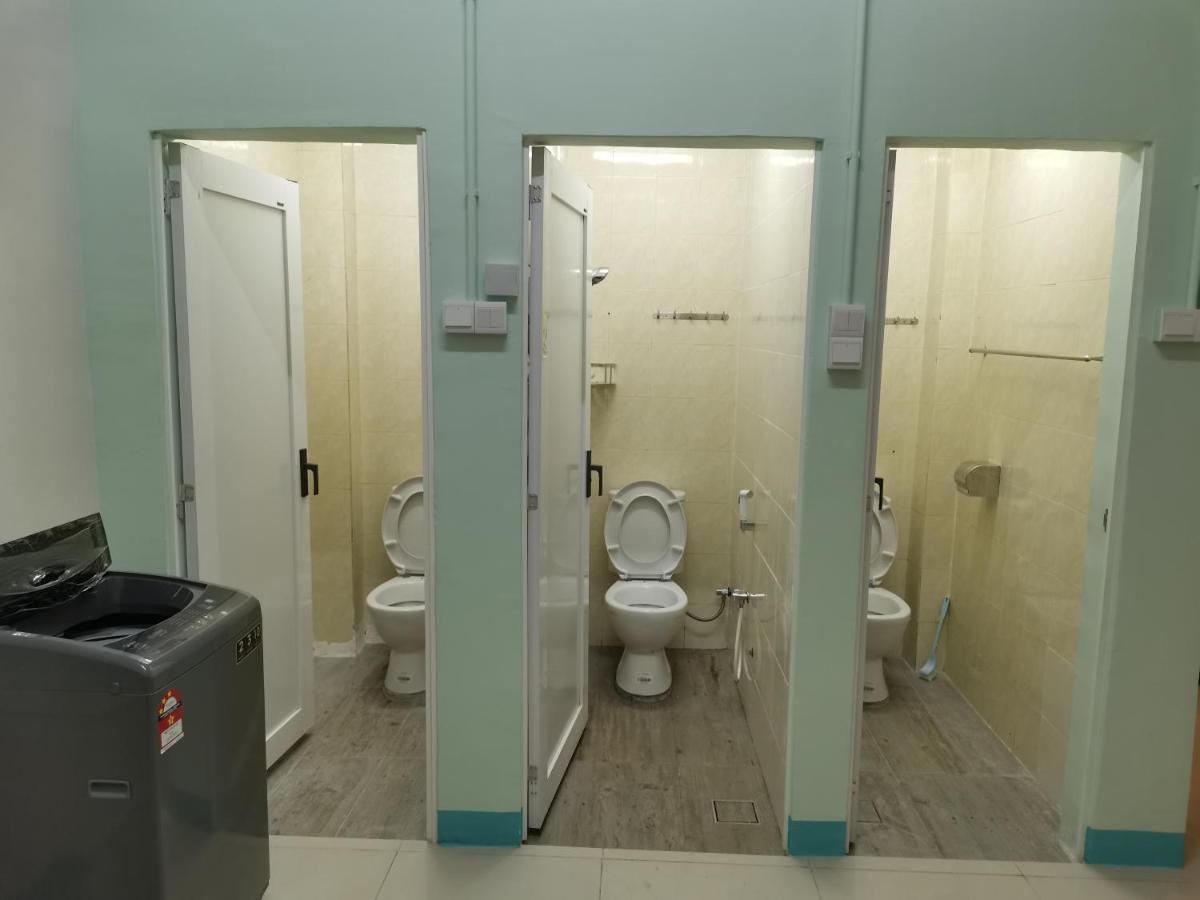 Color Mixed Home Hostel George Town Ngoại thất bức ảnh