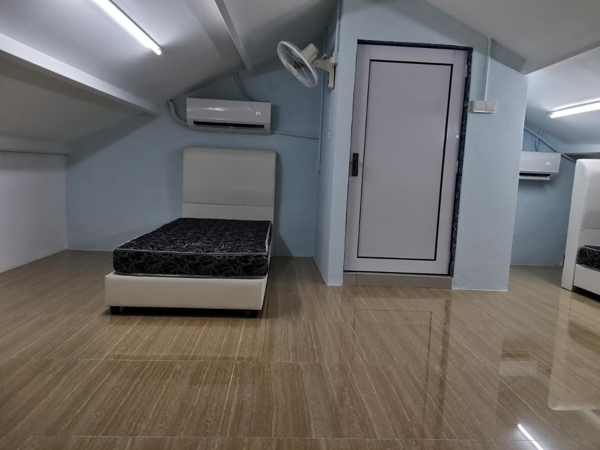 Color Mixed Home Hostel George Town Ngoại thất bức ảnh