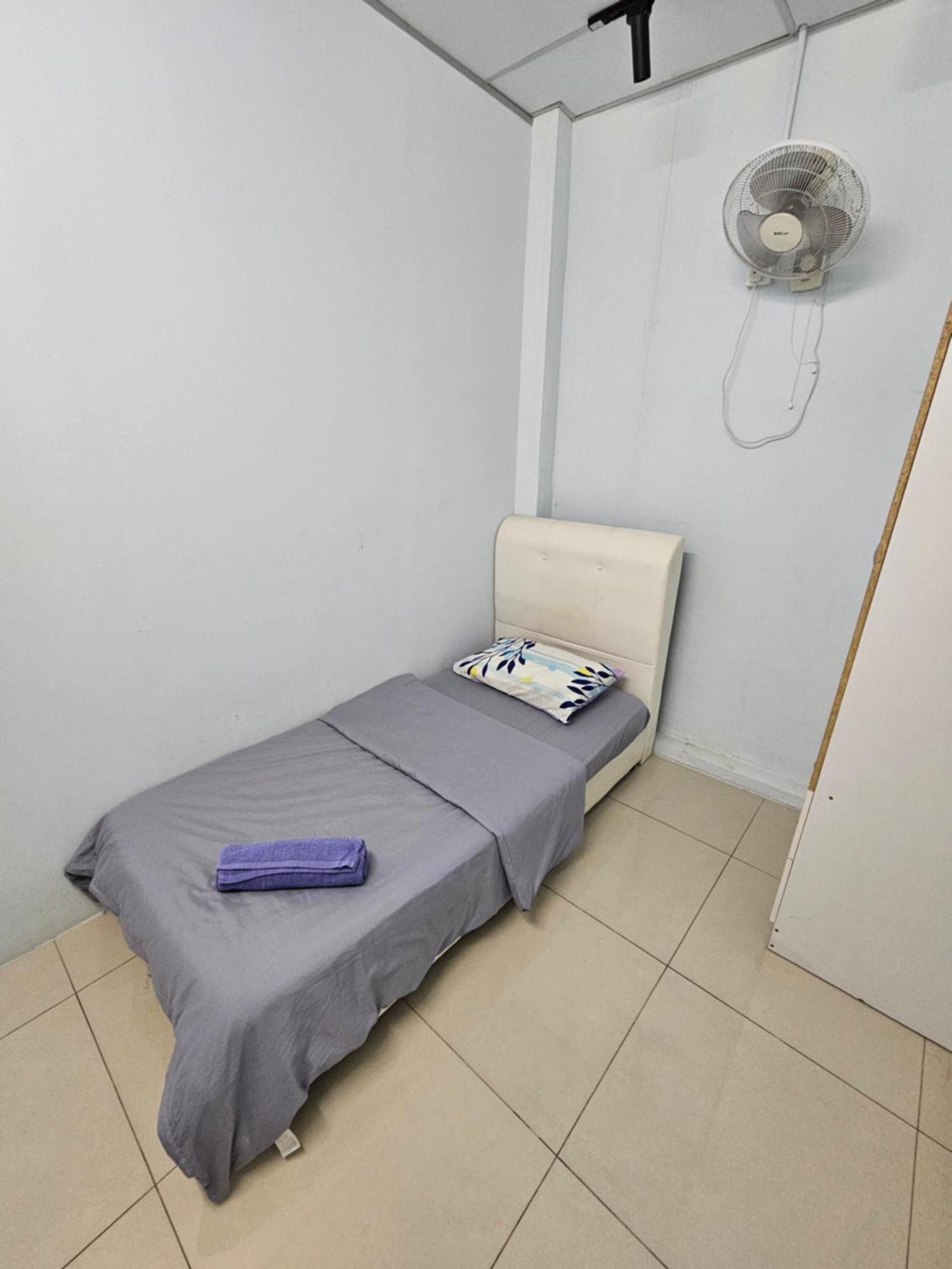 Color Mixed Home Hostel George Town Ngoại thất bức ảnh