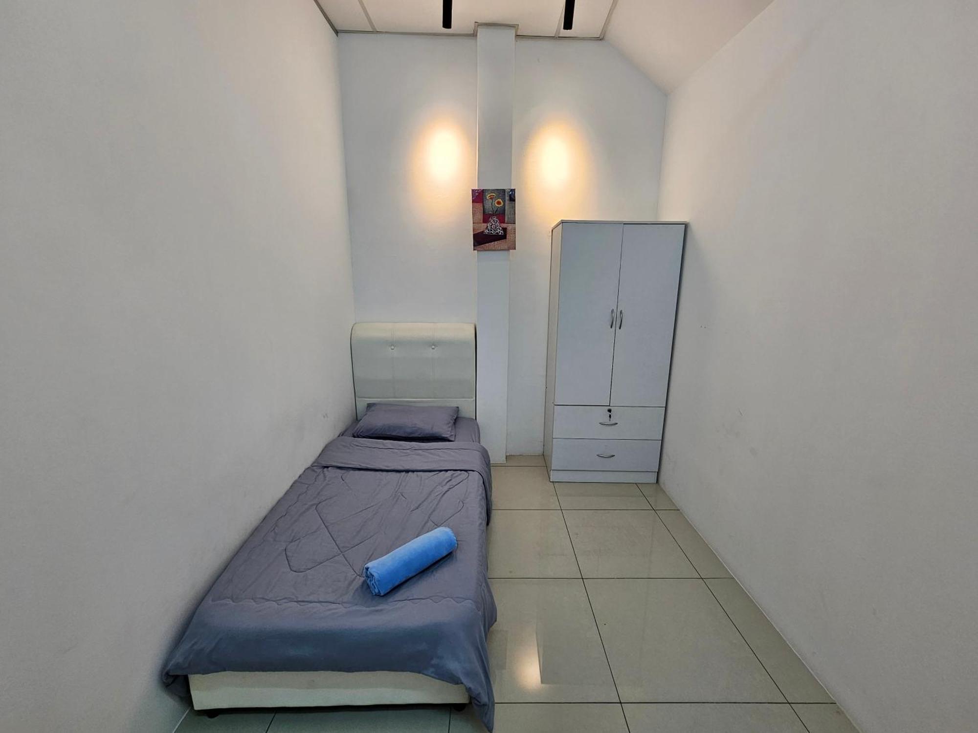 Color Mixed Home Hostel George Town Ngoại thất bức ảnh
