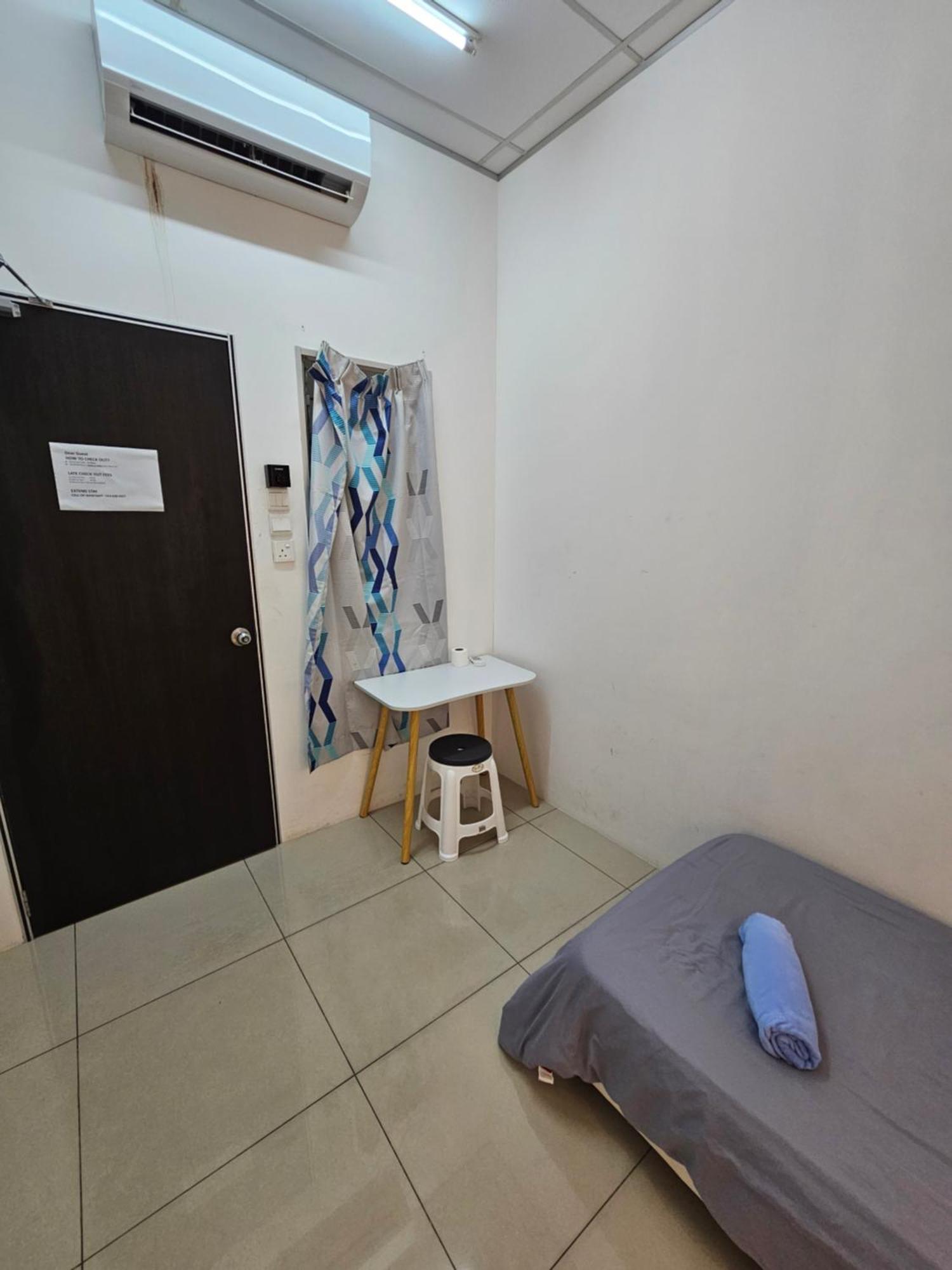 Color Mixed Home Hostel George Town Ngoại thất bức ảnh