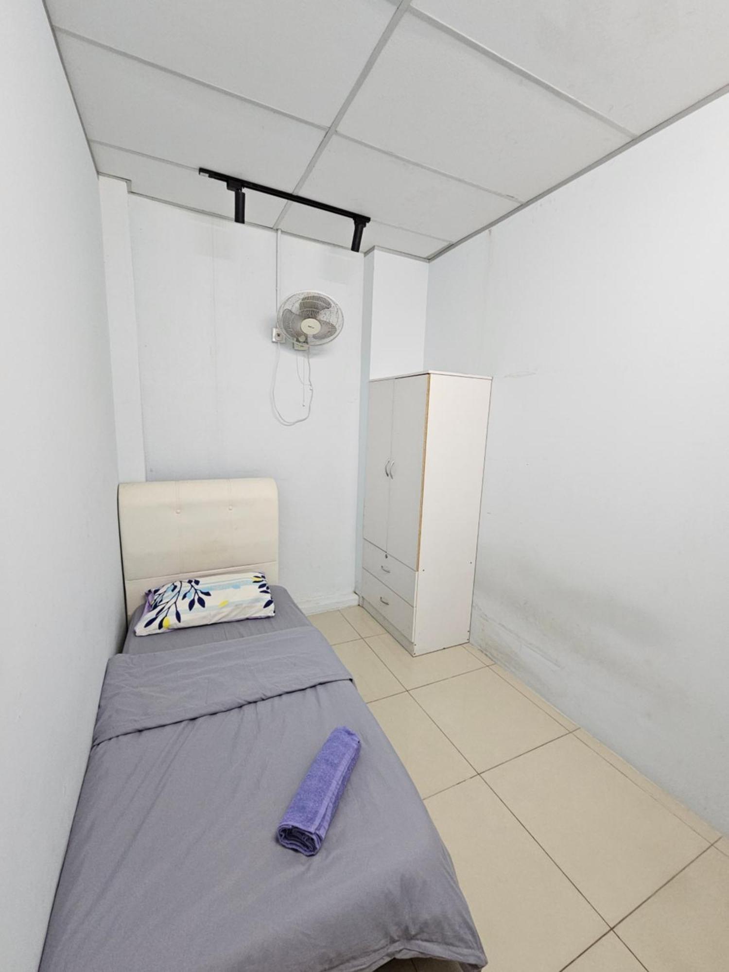 Color Mixed Home Hostel George Town Ngoại thất bức ảnh