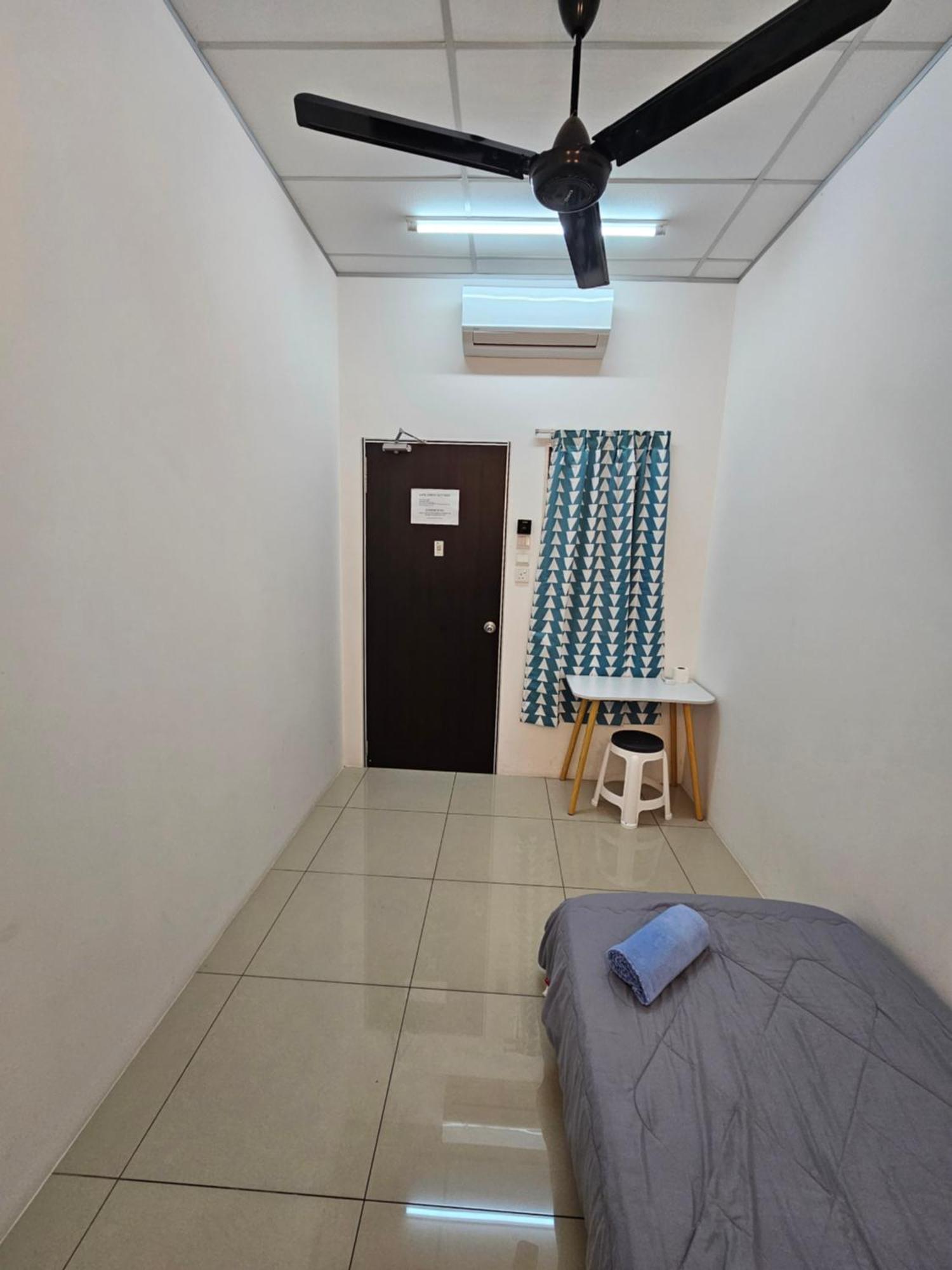 Color Mixed Home Hostel George Town Ngoại thất bức ảnh