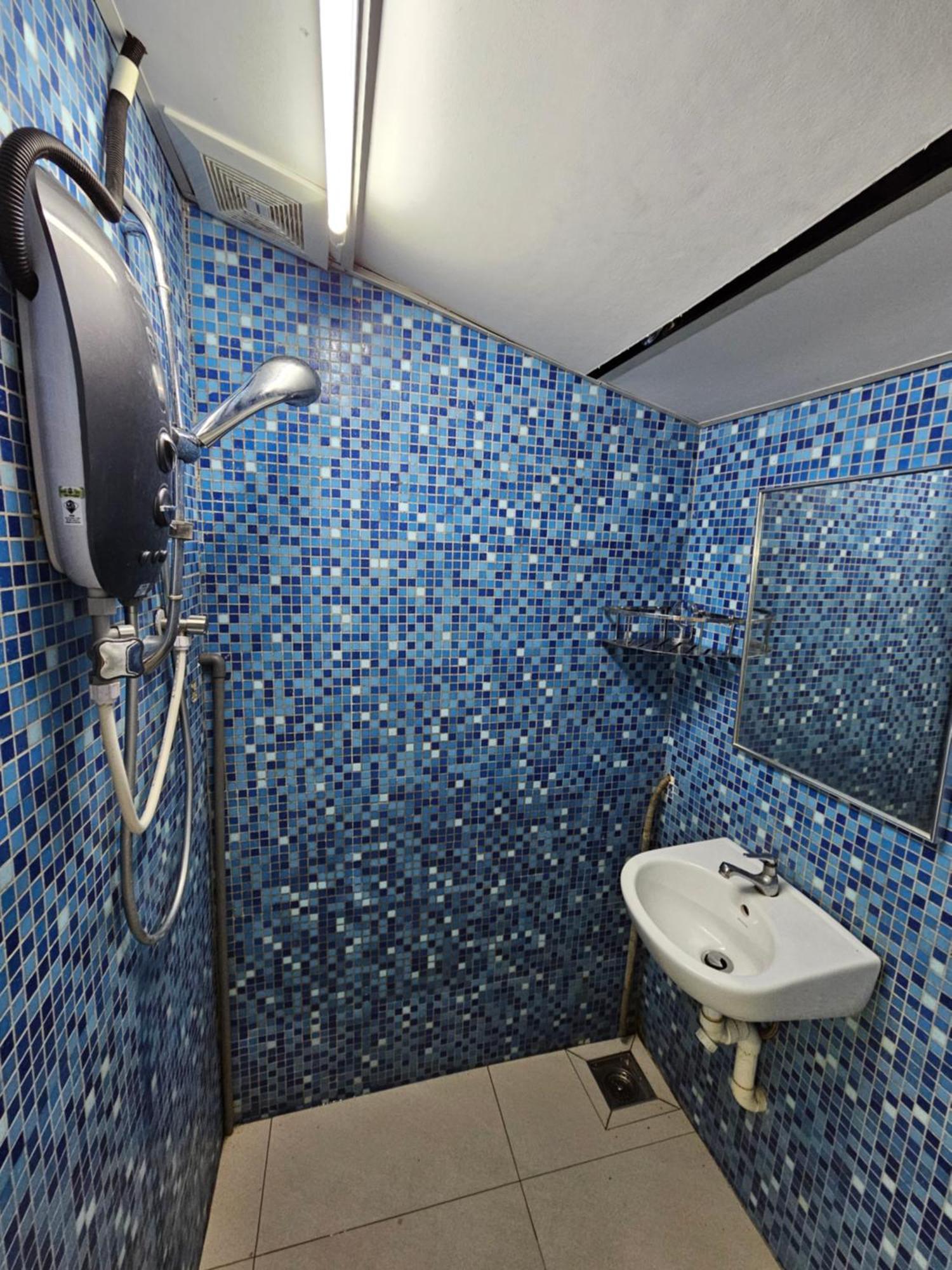 Color Mixed Home Hostel George Town Ngoại thất bức ảnh